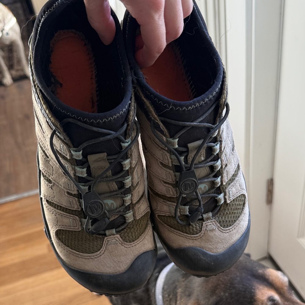 Merely low cut hiking shoes